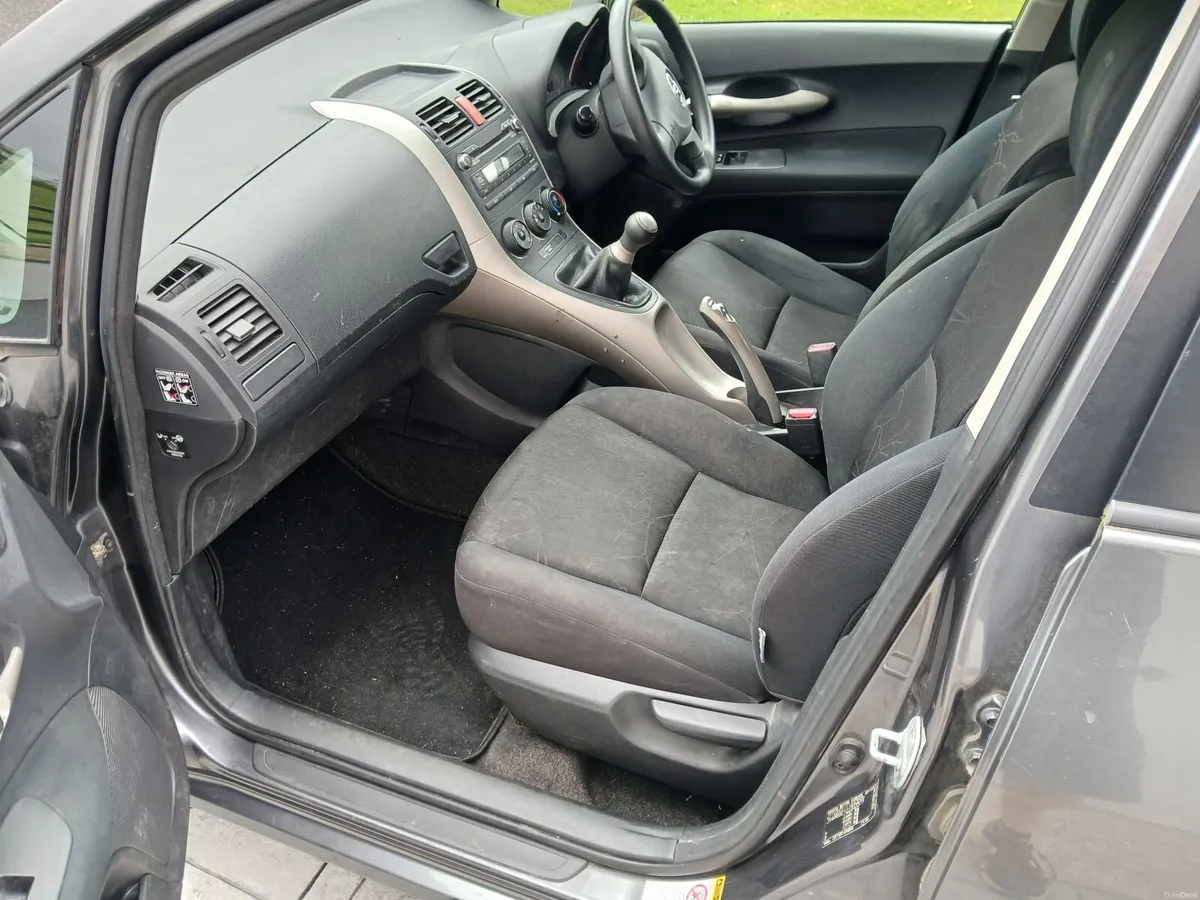 Toyota Auris 2007 - Image 4