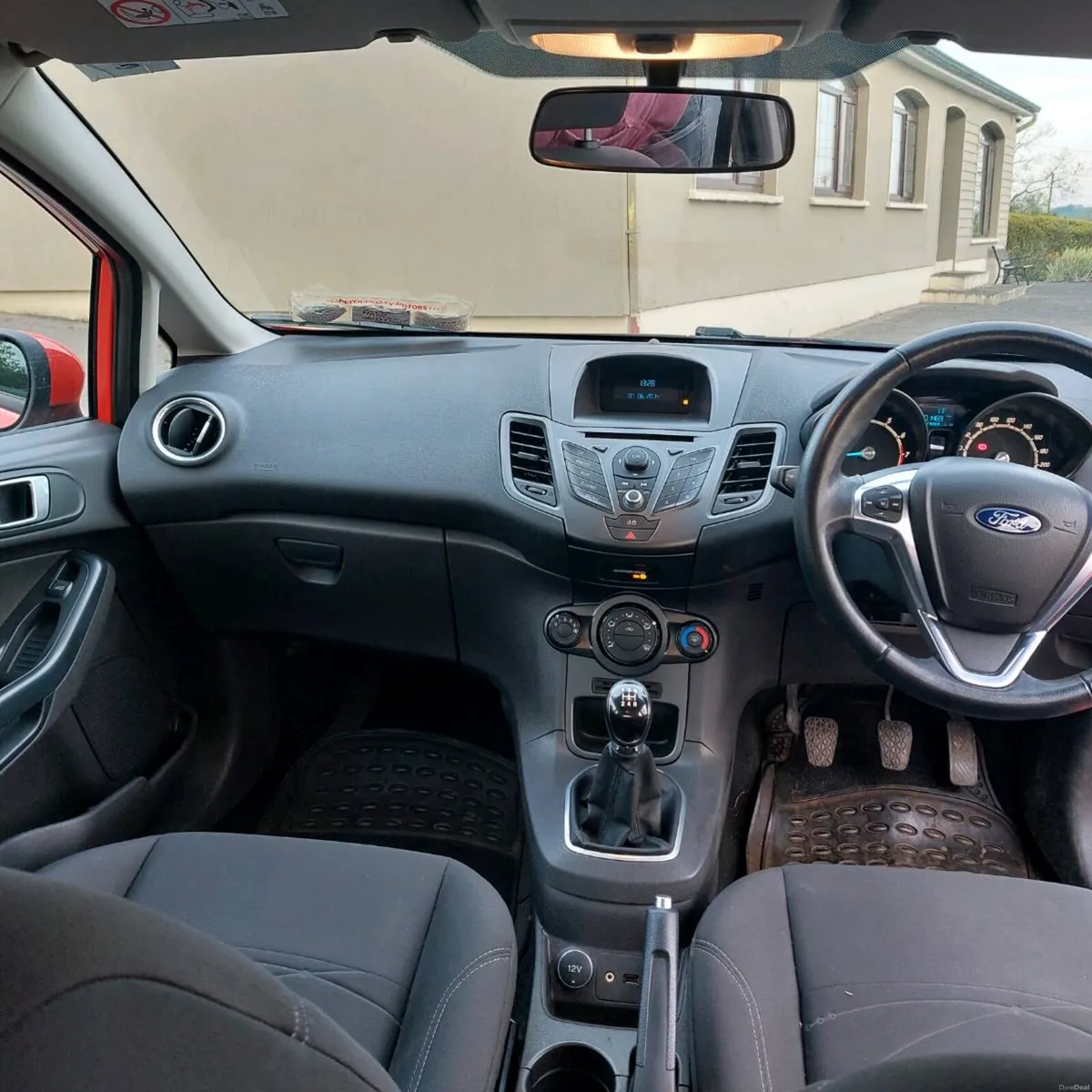 2014 Ford Fiesta 1.2 Zetec, low klms - Image 2