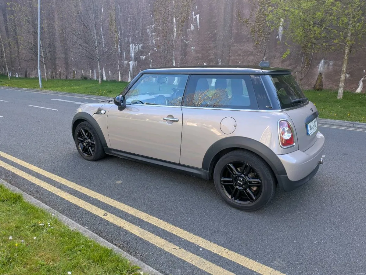 Mini Cooper One D Baker Street - Image 5