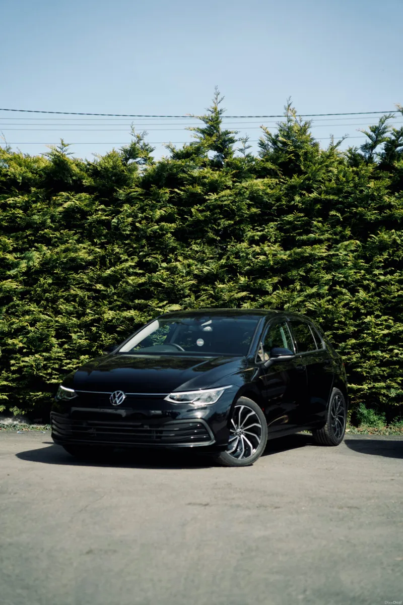 Volkswagen Golf 2.0 2023 - Image 1