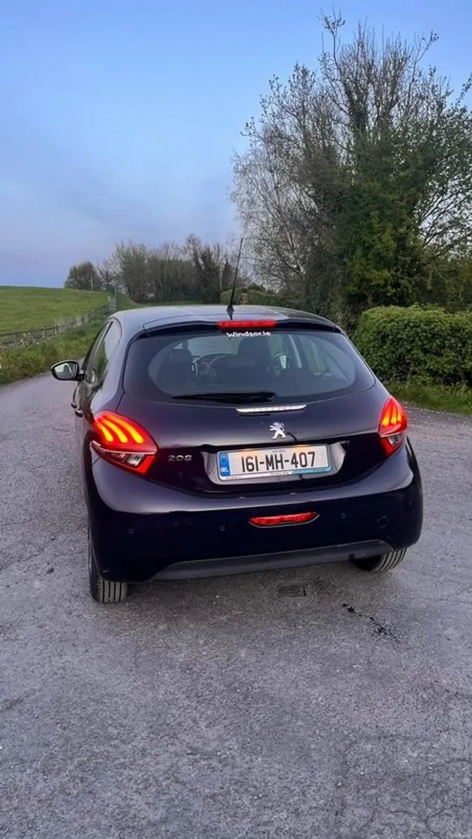 2016 Peugeot 208 - Image 3