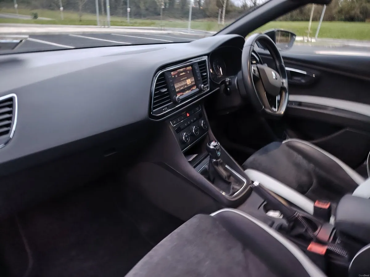 SEAT Leon Cupra 290 2017 - Image 2