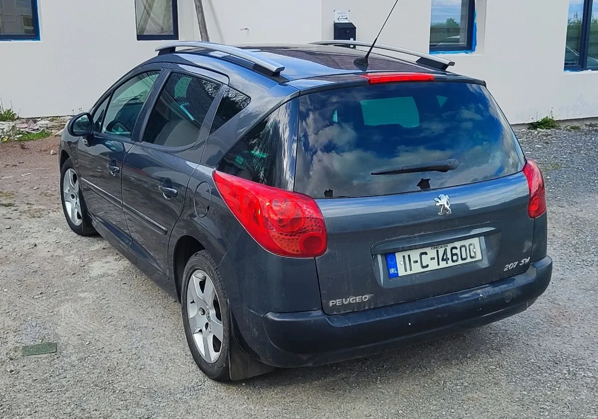 Peugeot 207 2011 - Image 2