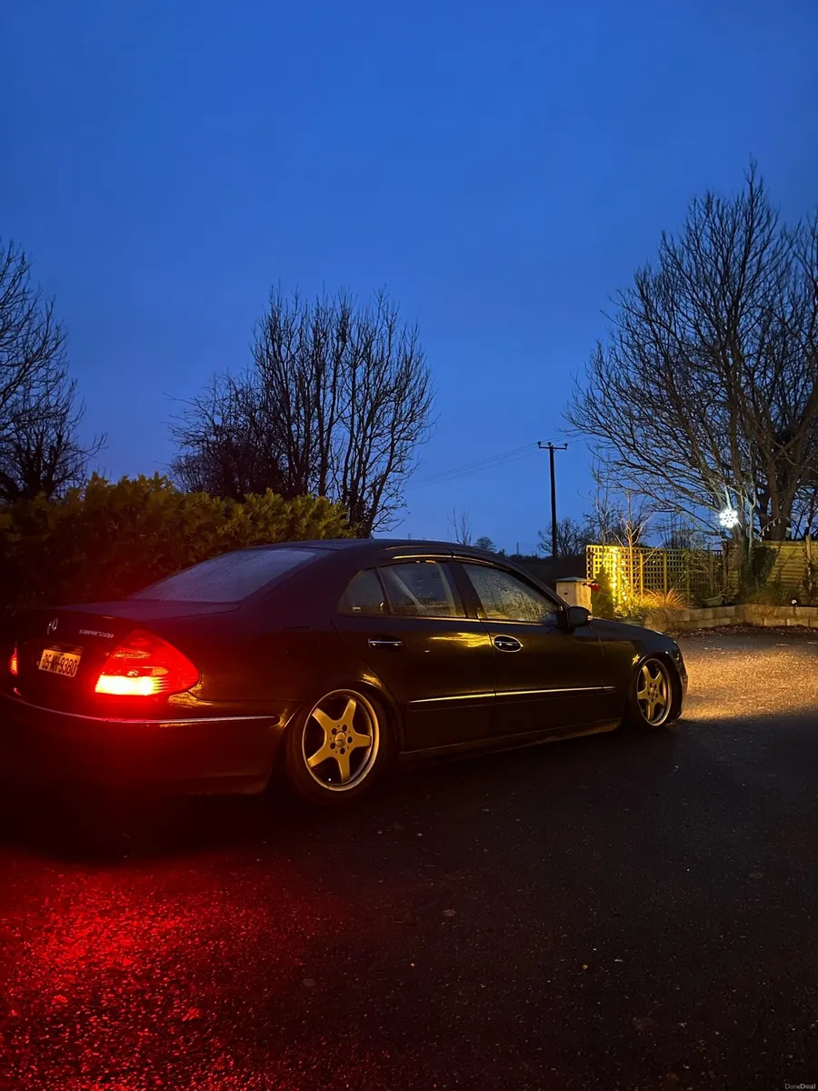 2005 Mercedes w211 - Image 4