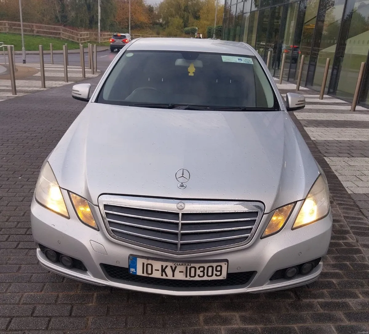 Mercedes-Benz E-Class 2010 - Image 1