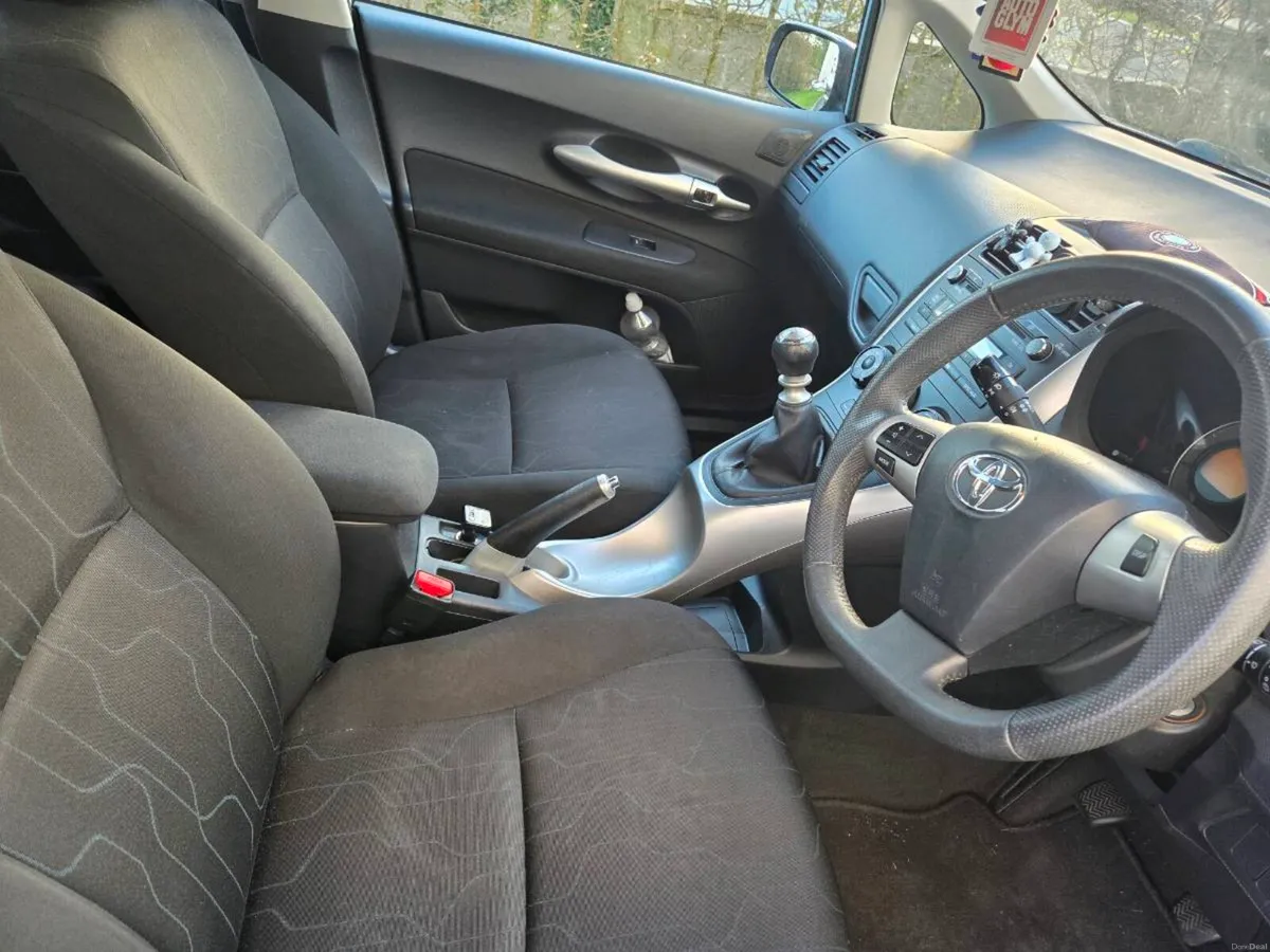 Toyota Auris 1.4 D4D - Image 2