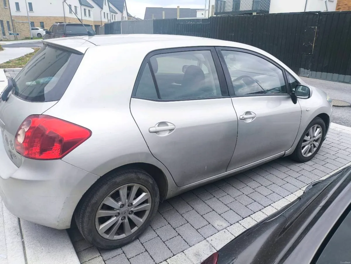 AURIS 2007 - Image 3