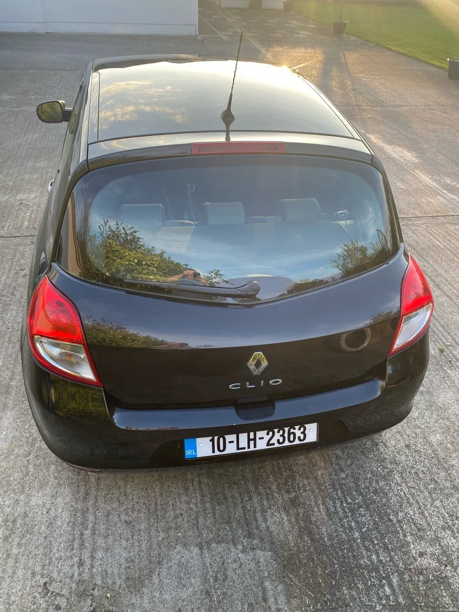 Renault Clio - Image 2