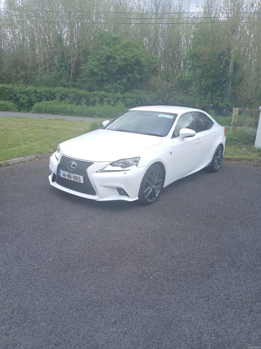 LEXUS IS300 H 2.5 F Sport in Pearl White - Image 2
