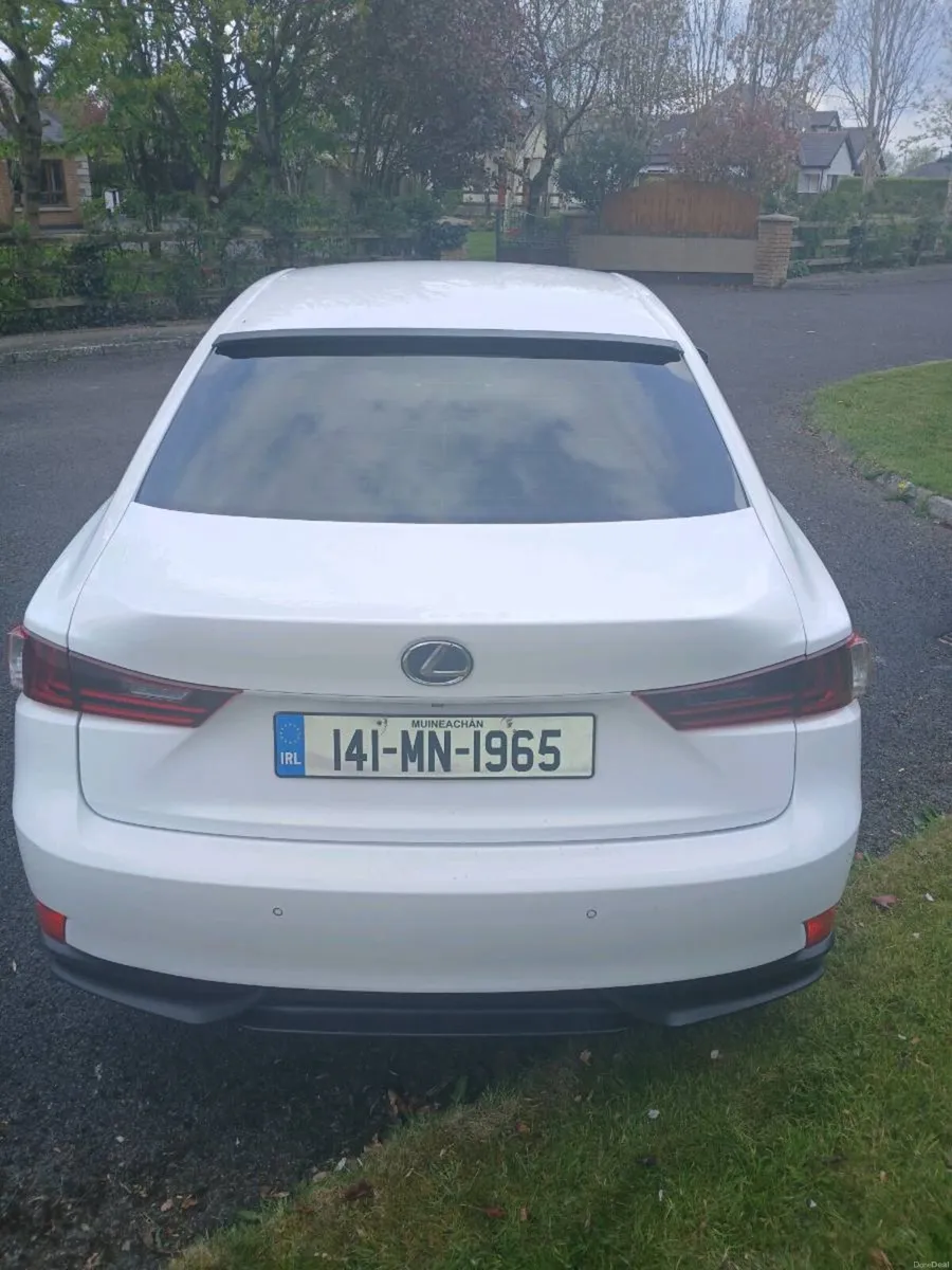 LEXUS IS300 H 2.5 F Sport in Pearl White - Image 4