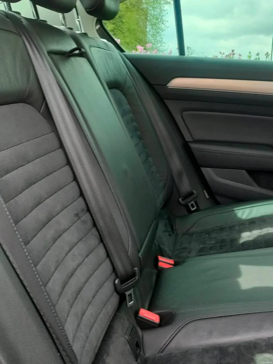 Car - Image 4