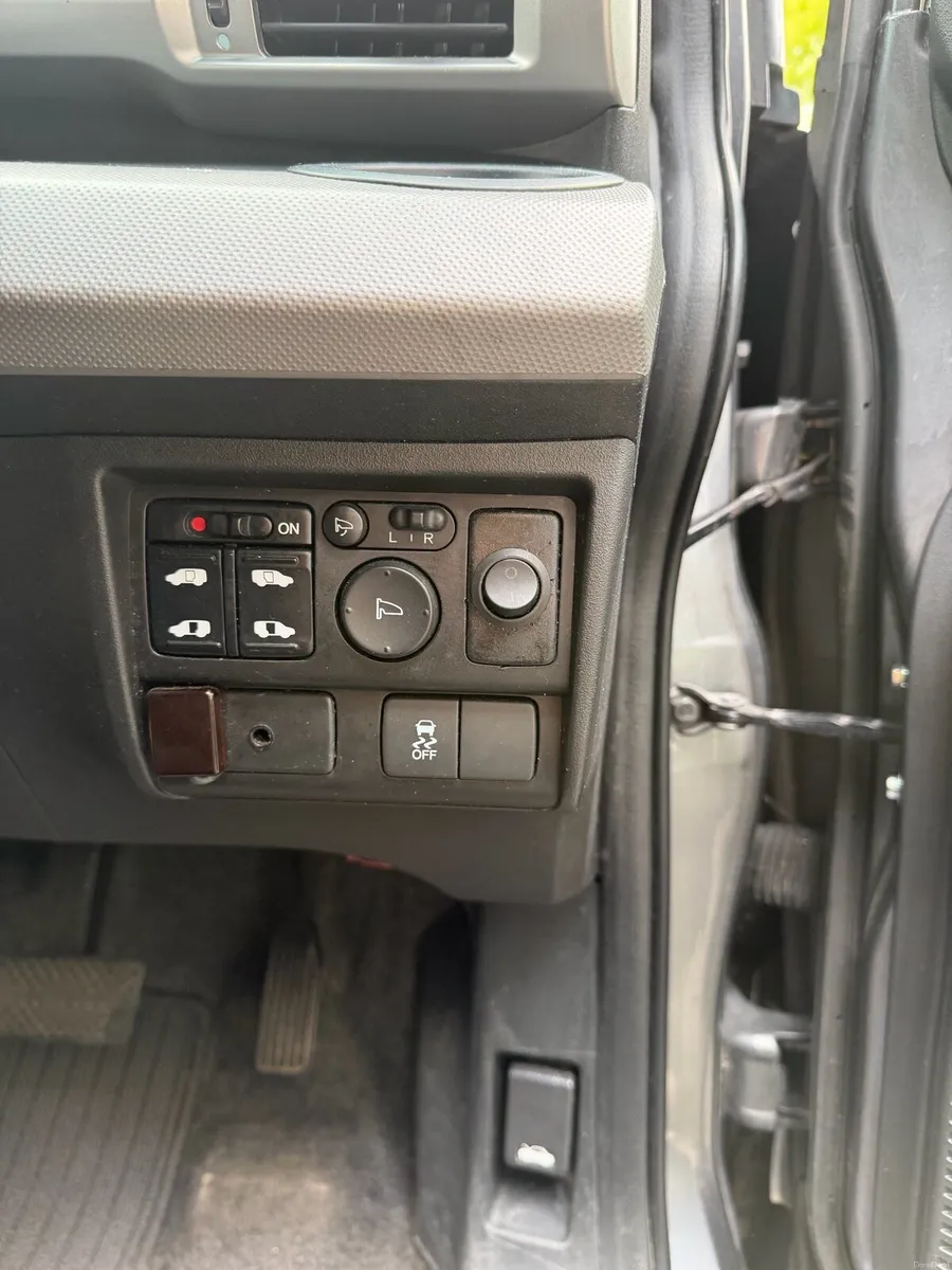 Honda freed hybrid 2012 - Image 3