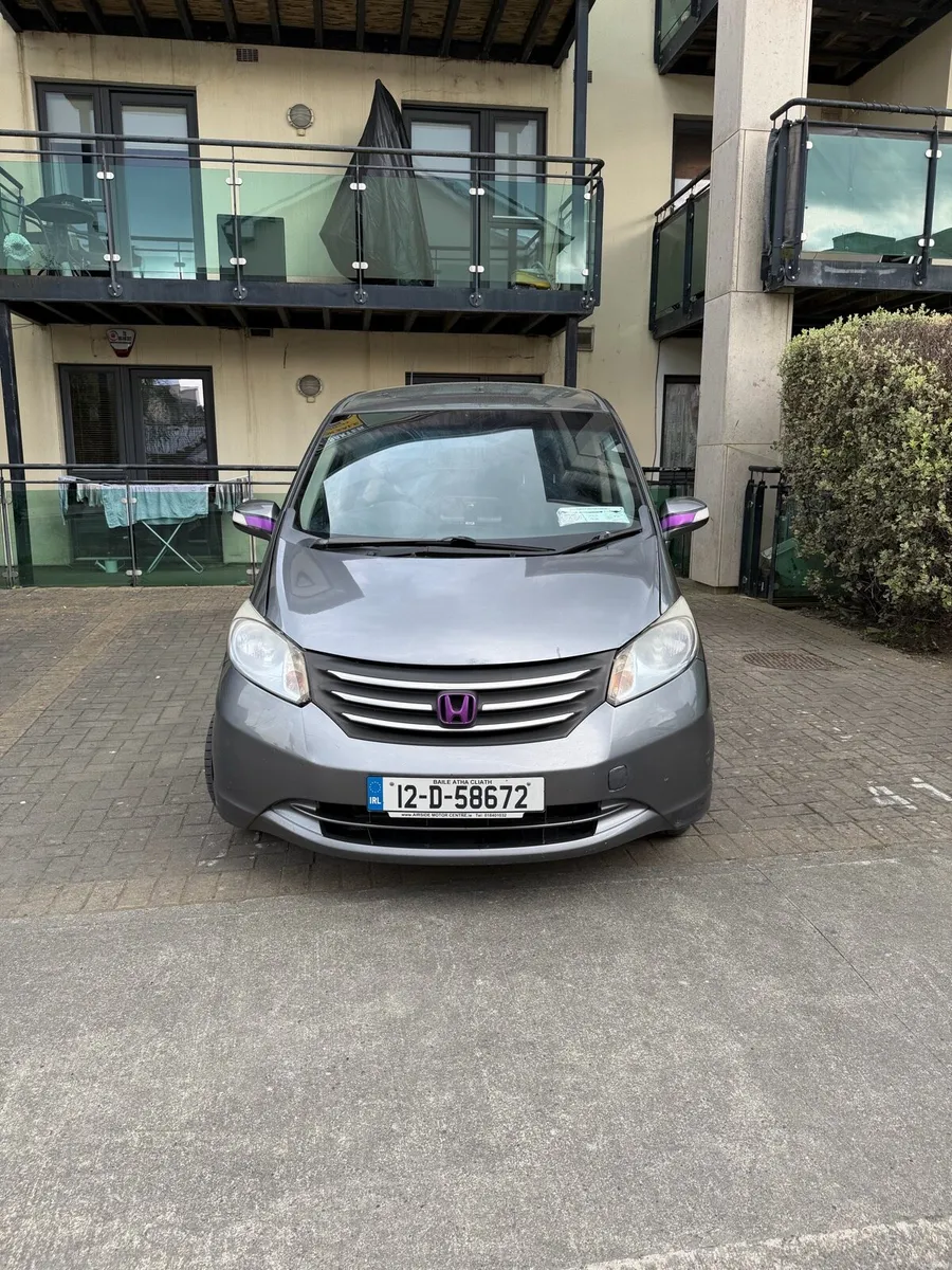 Honda freed hybrid 2012 - Image 1