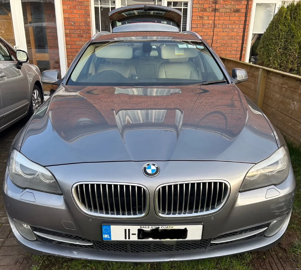 BMW 5-Series 2011 - Image 1