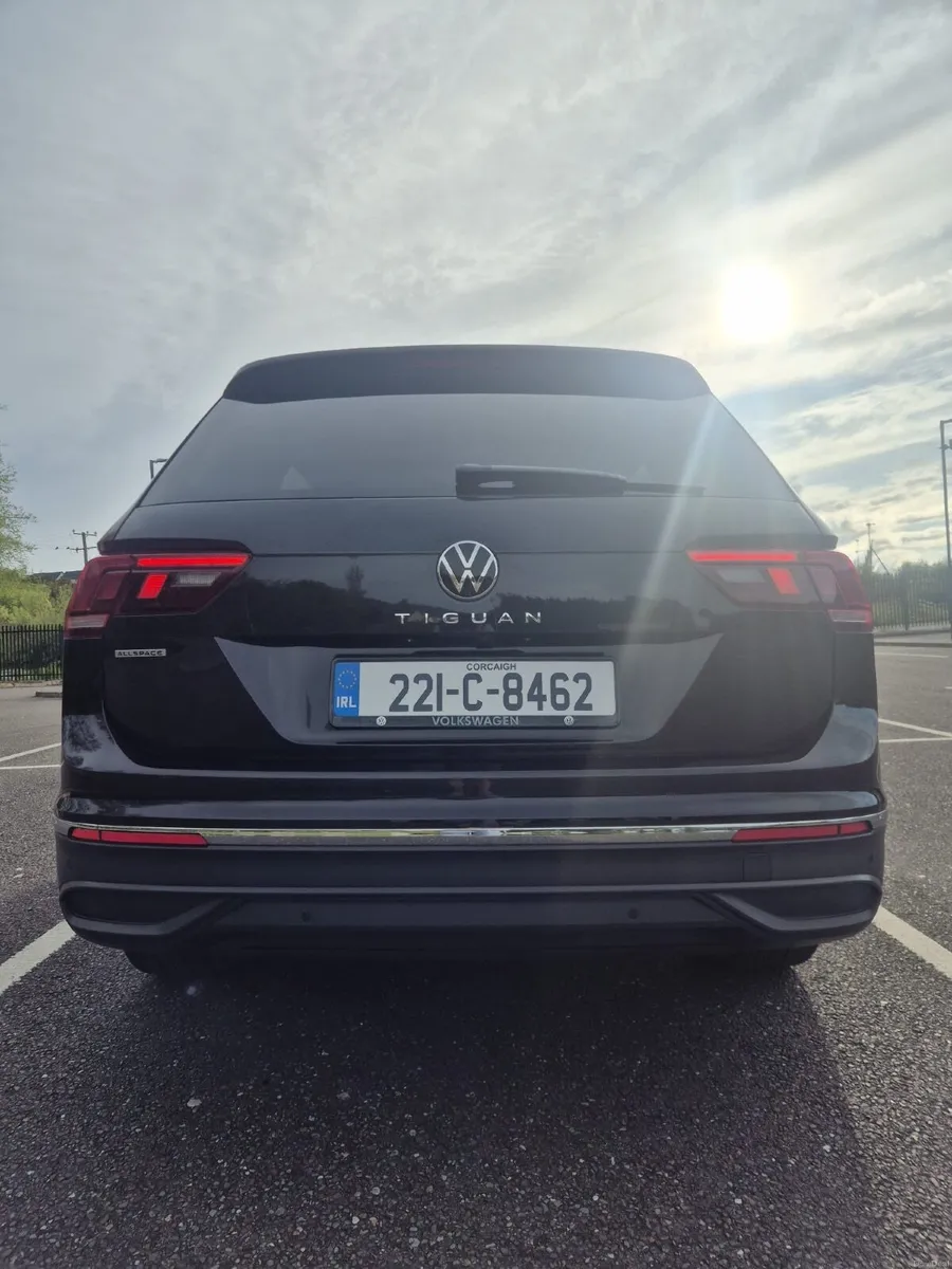 Volkswagen Tiguan 2022 - Image 3
