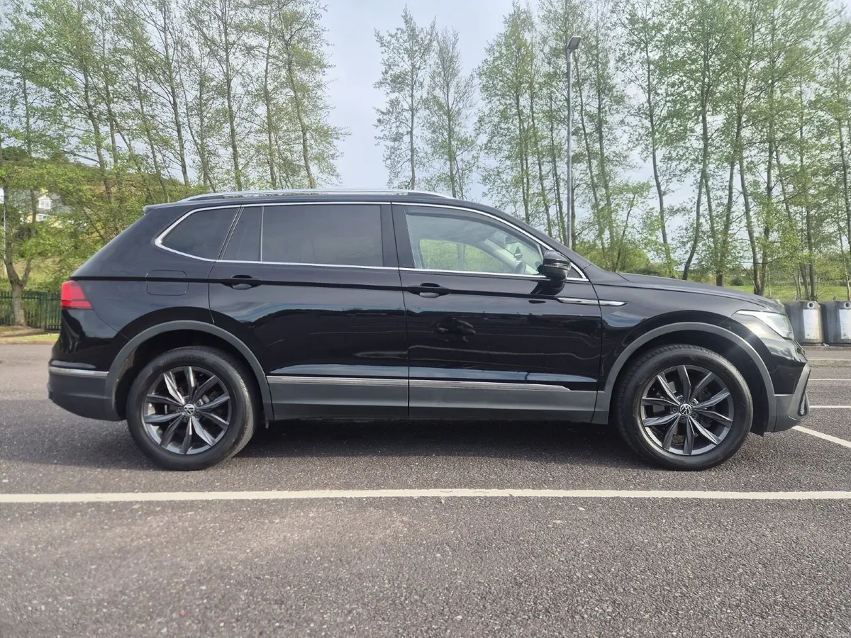 Volkswagen Tiguan 2022 - Image 2