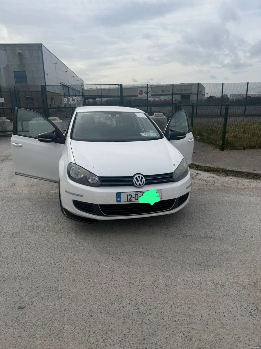 Volkswagen Golf 2012 - Image 1