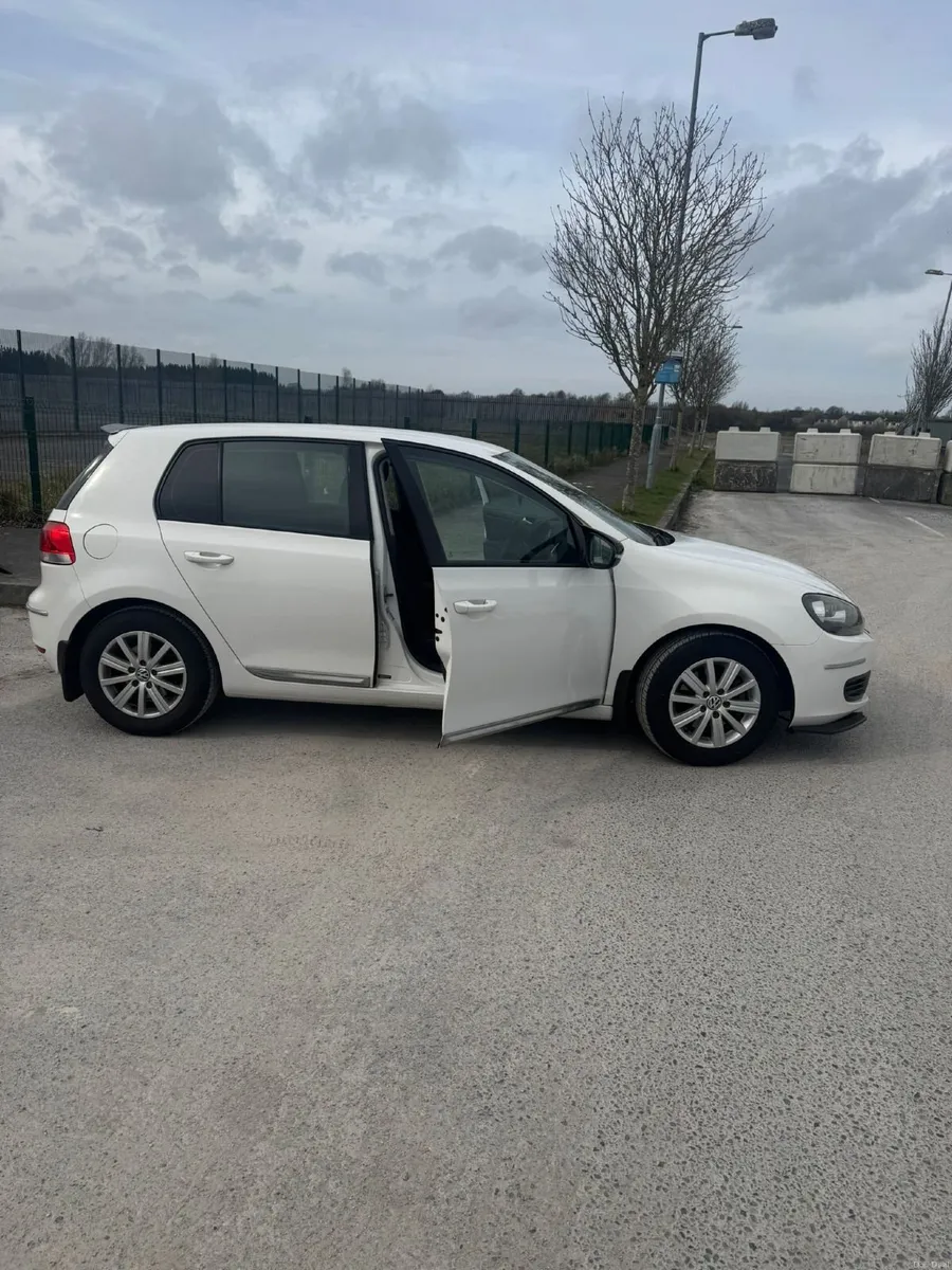 Volkswagen Golf 2012 - Image 4