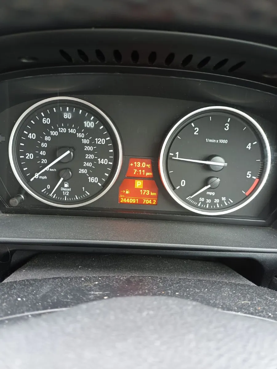 BMW 5-Series 2009 - Automatic - Image 2