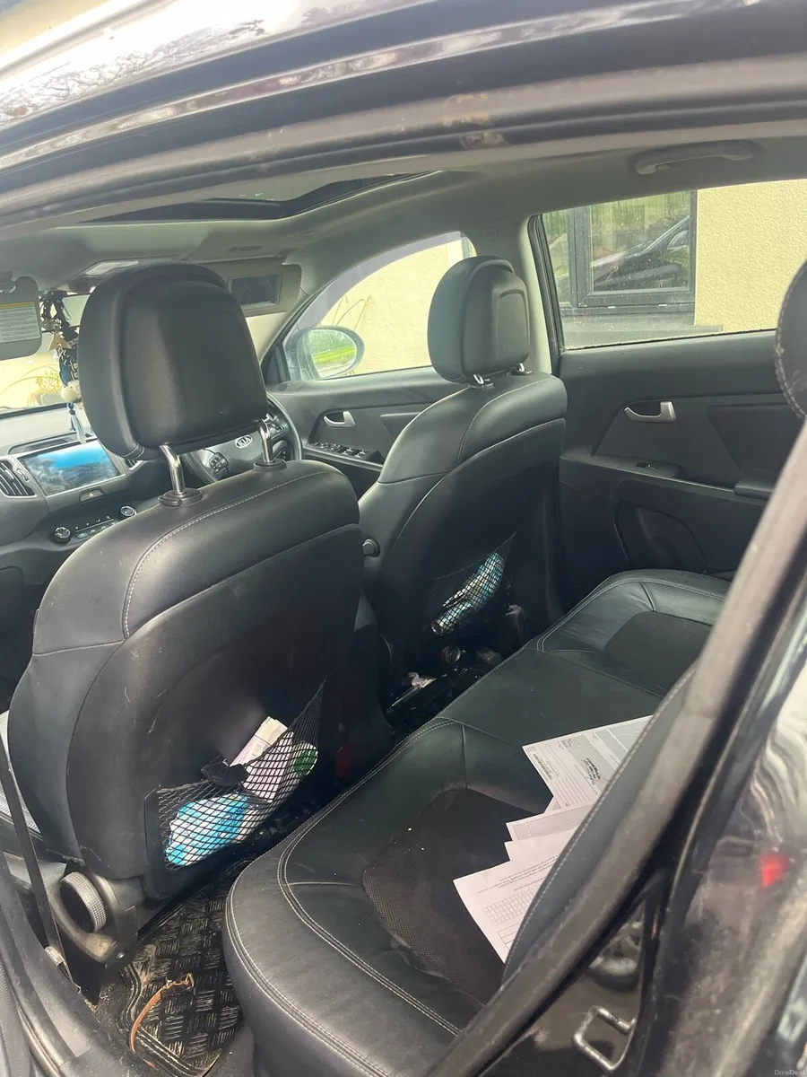 2012 Kia sportage - Image 2