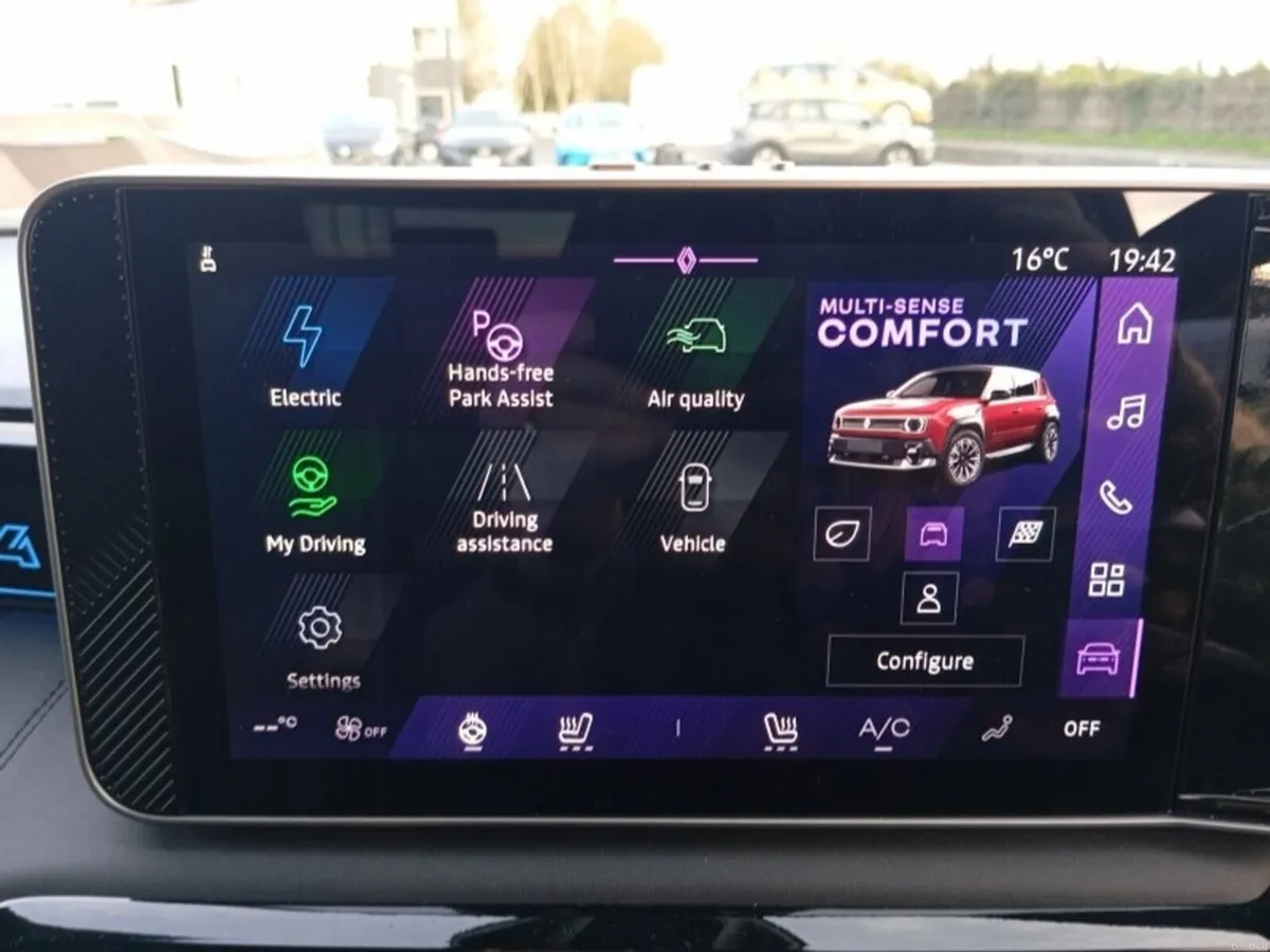 Renault 4 iconic 52kWh 150hp (DEMO) - Image 4