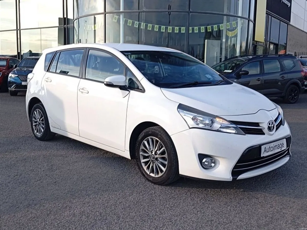 Toyota Verso 1.6 D-4D 112bhp Aura (7 seater) - Image 1