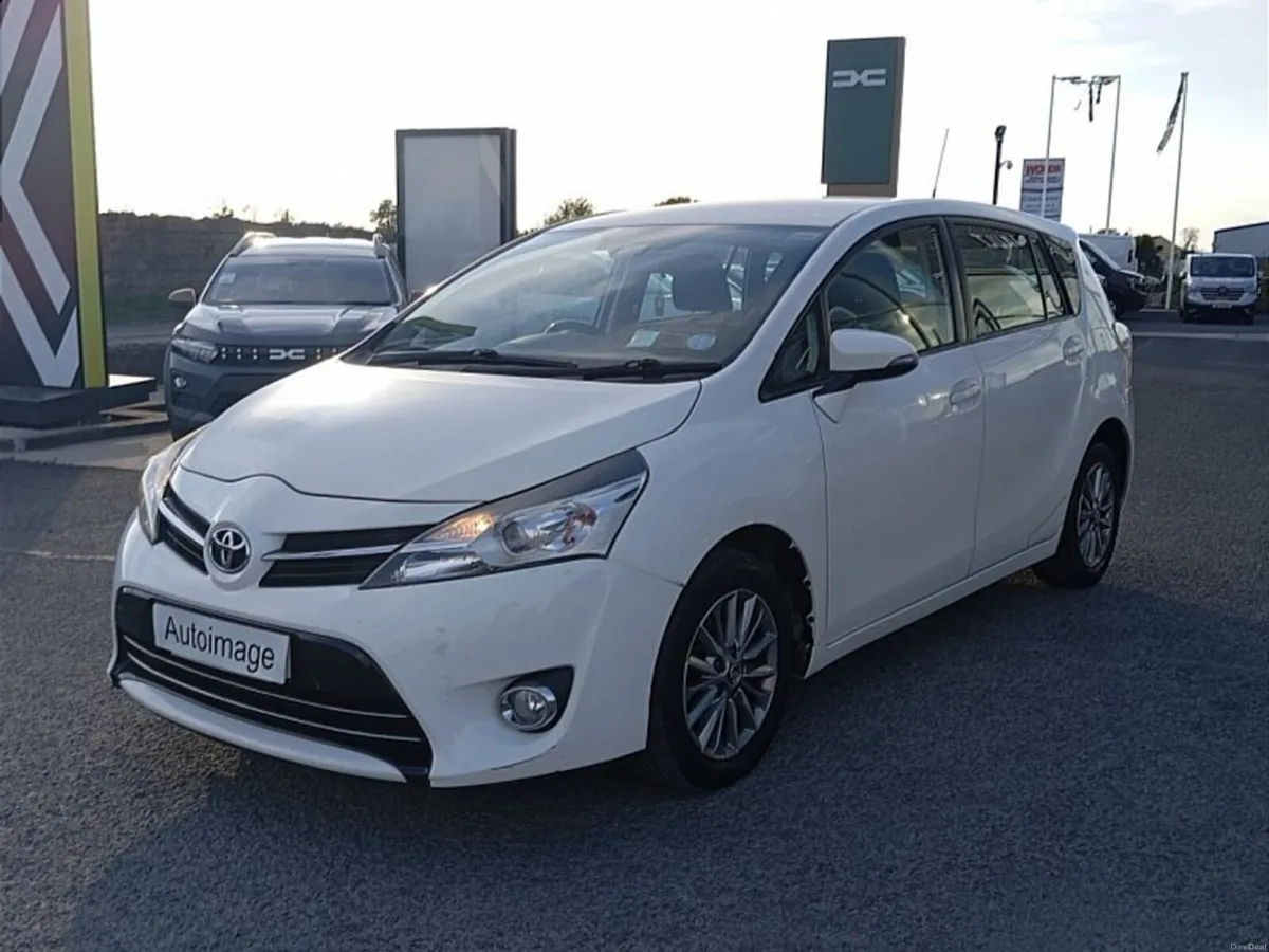 Toyota Verso 1.6 D-4D 112bhp Aura (7 seater) - Image 4