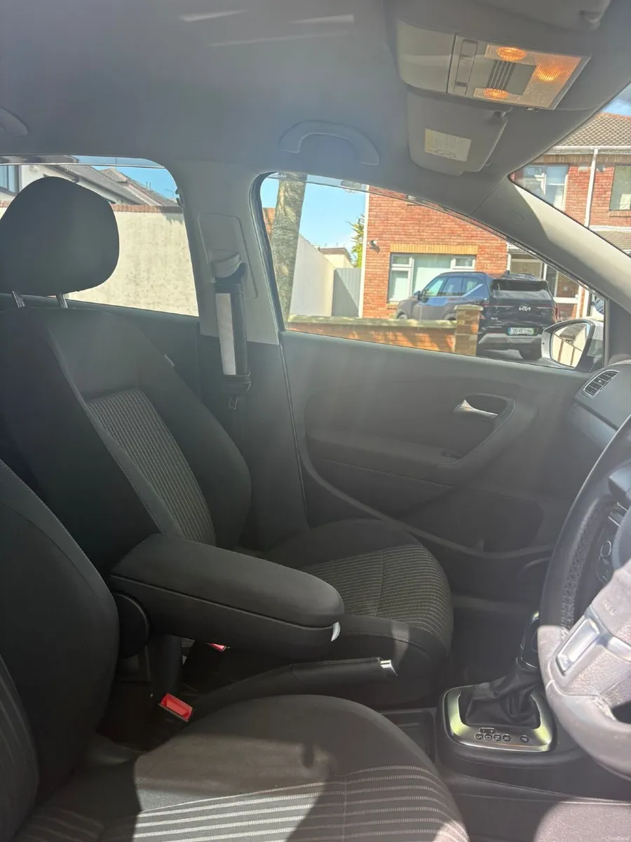 Volkswagen Polo 2013 - Image 2