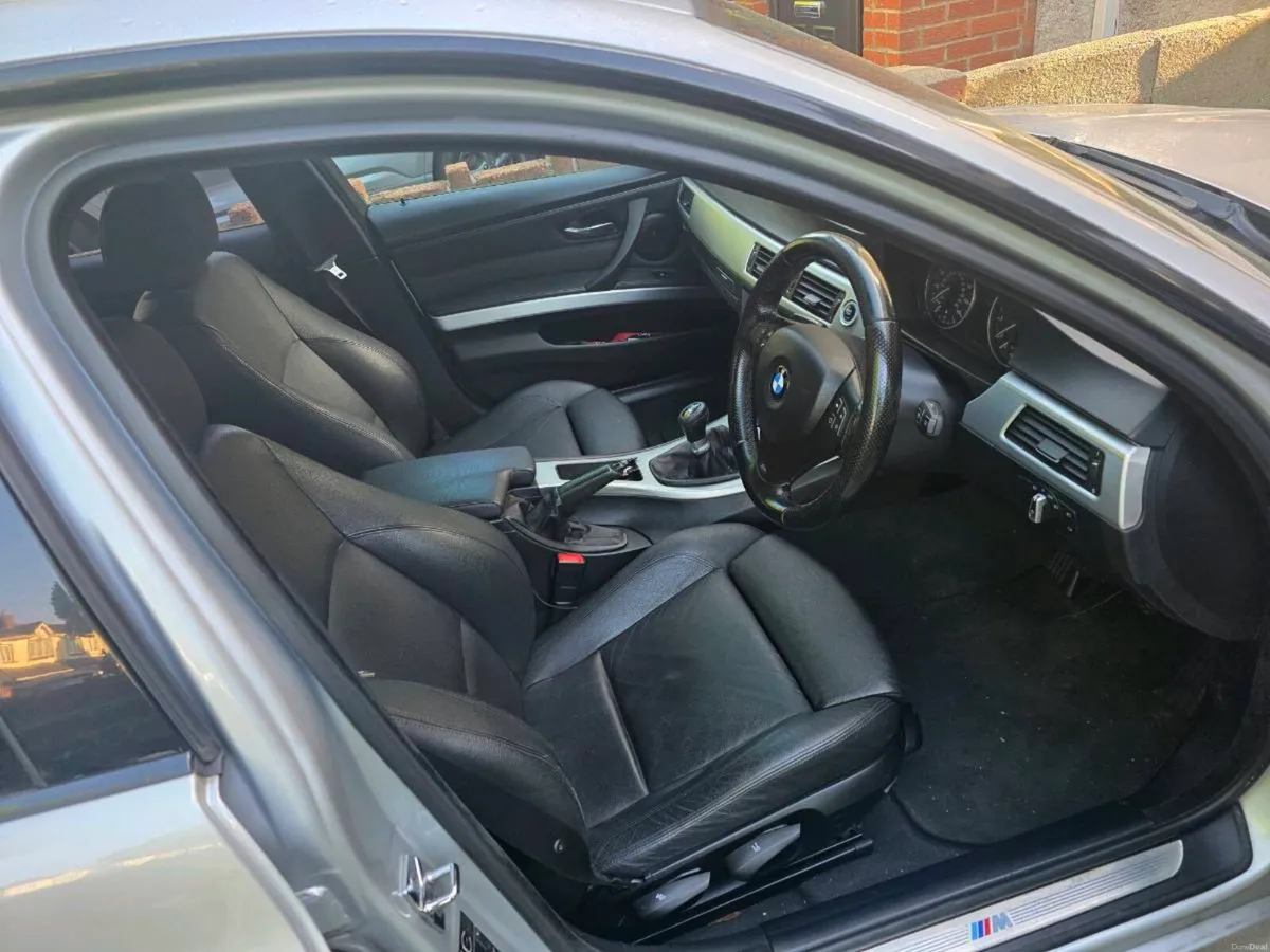 Bmw 335i manual e90 - Image 3