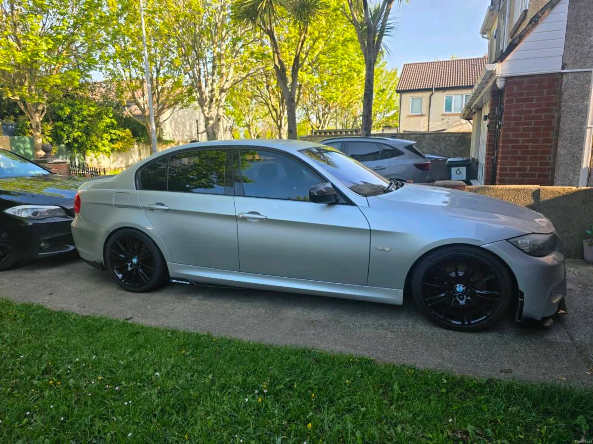 Bmw 335i manual e90 - Image 2