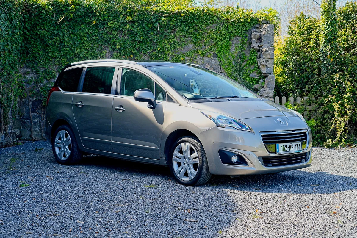 2016 Peugeot 5008 LEATHER TOP SPEC - Image 1