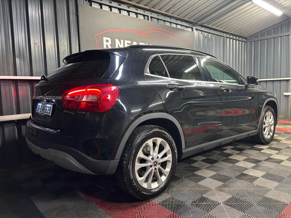 2018 Mercedes-Benz GLA GLA 200 D STYLE Auto - Image 3