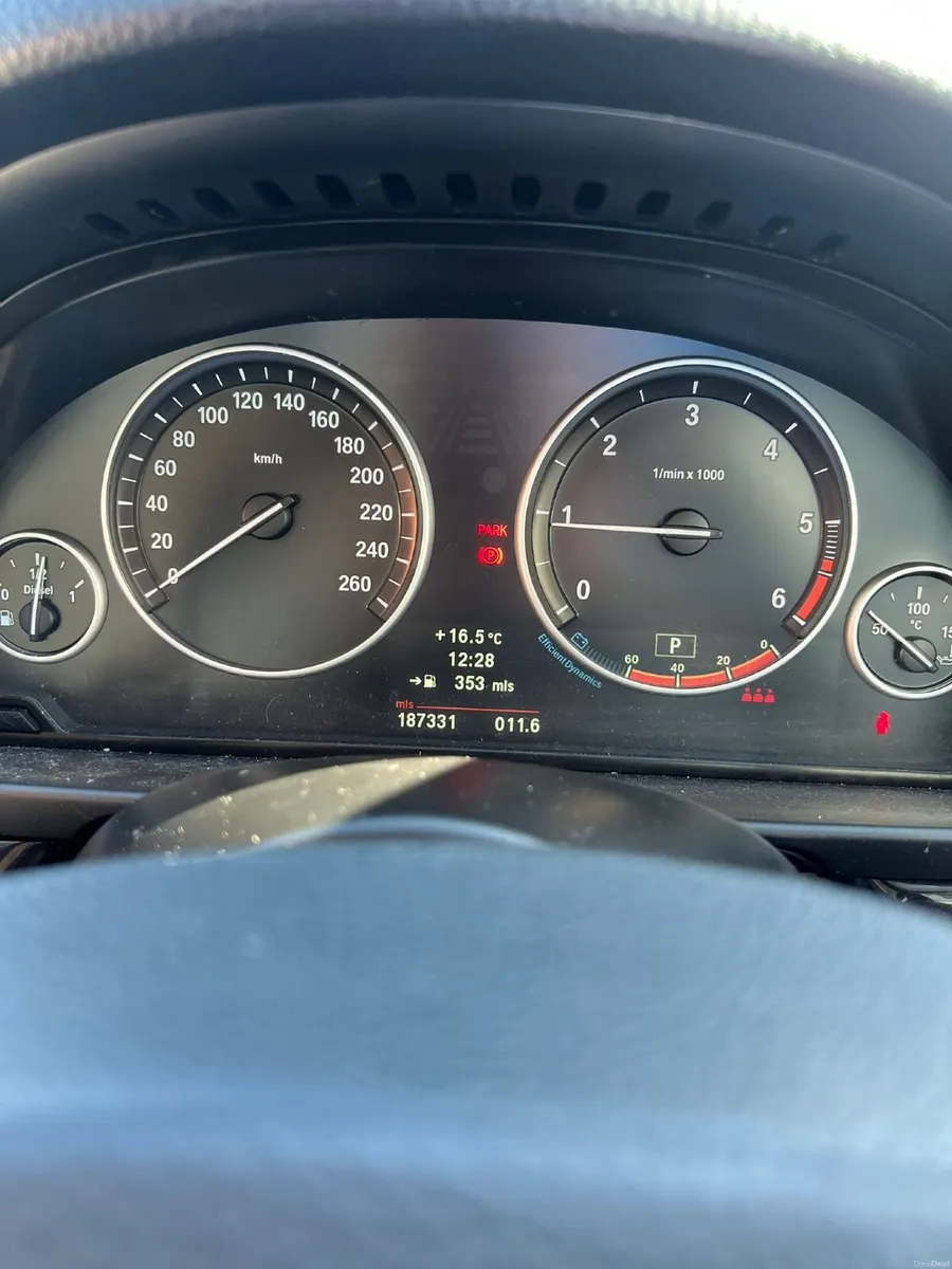 BMW 5-Series 2012 - Image 2