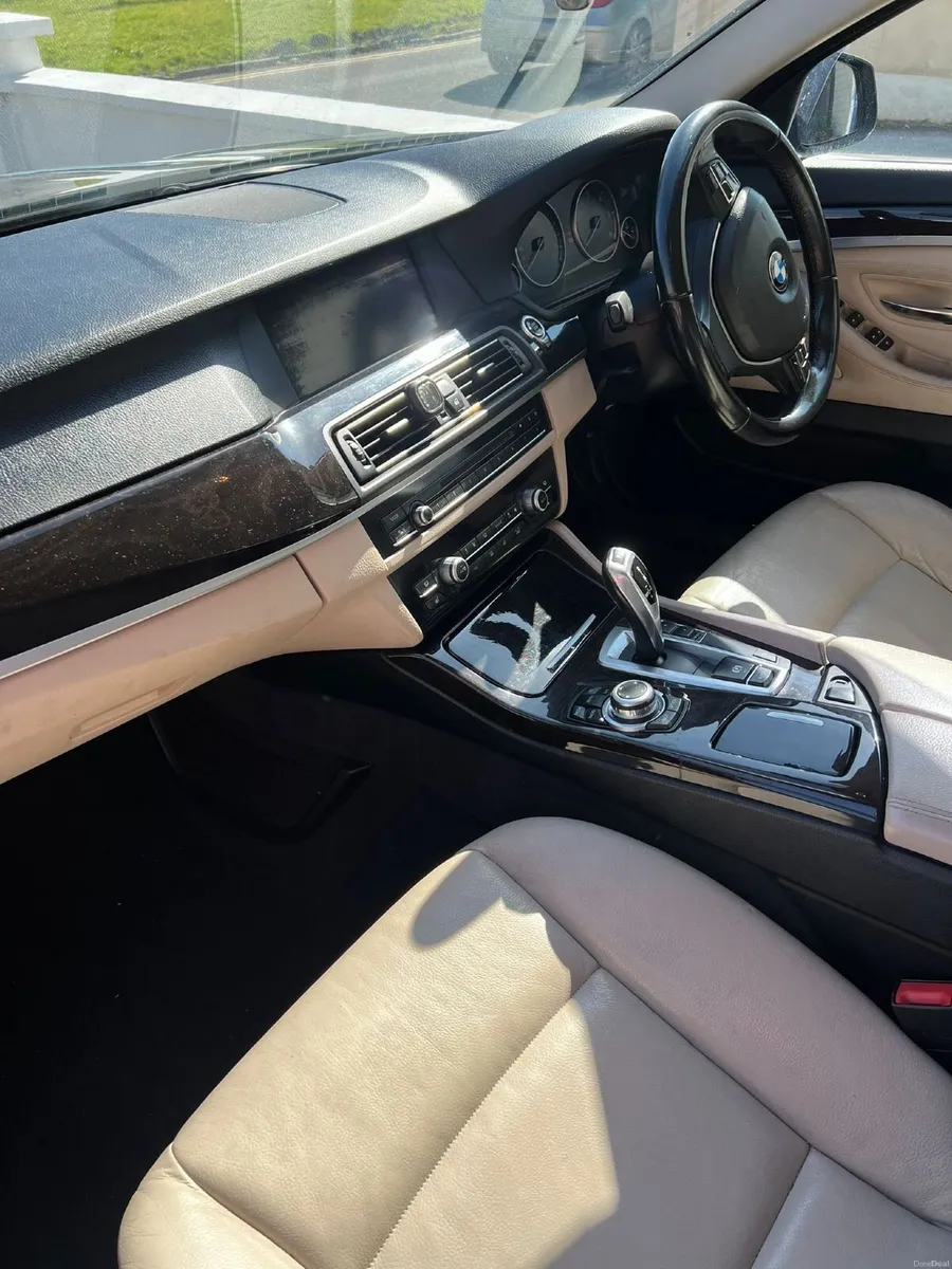 BMW 5-Series 2012 - Image 4