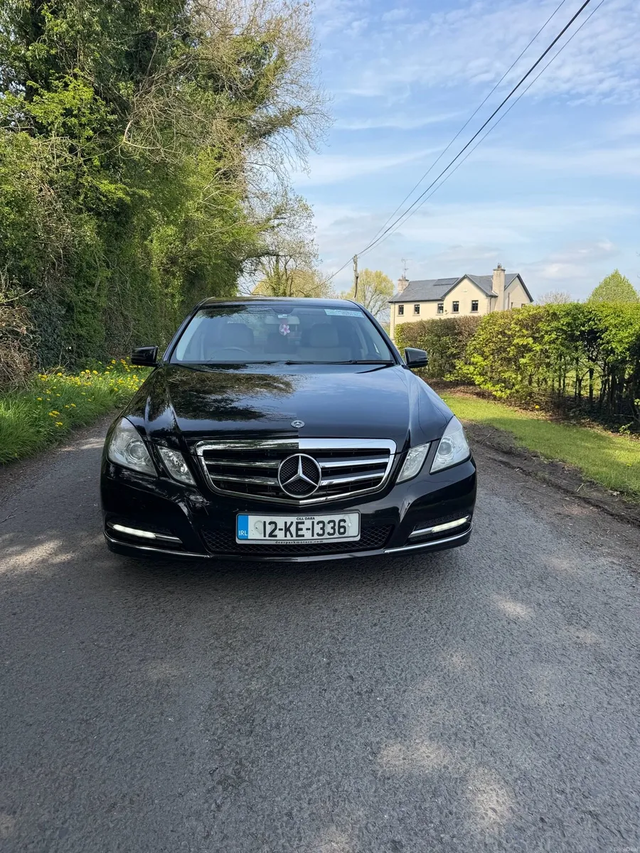 Executive Mercedes-Benz E-Class - Image 1