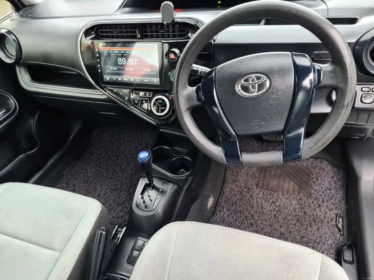2017 Toyota Aqua - Image 2