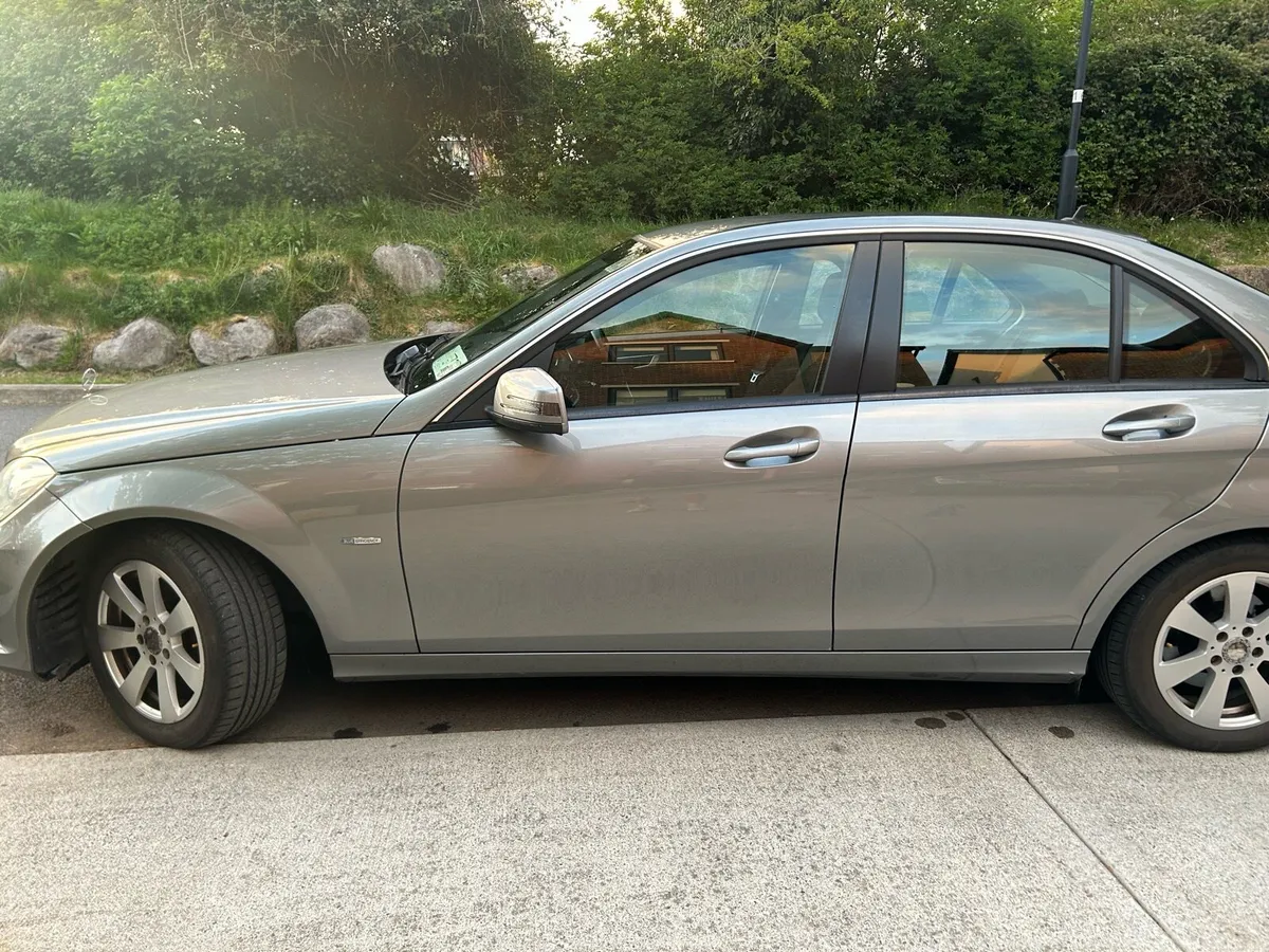 2011 Mercedes-Benz C Class - Image 2