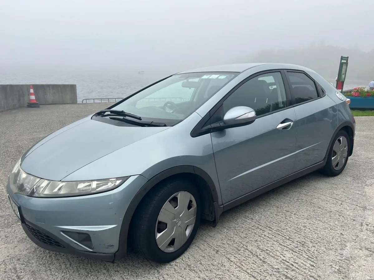 Honda Civic 2008 - Image 2