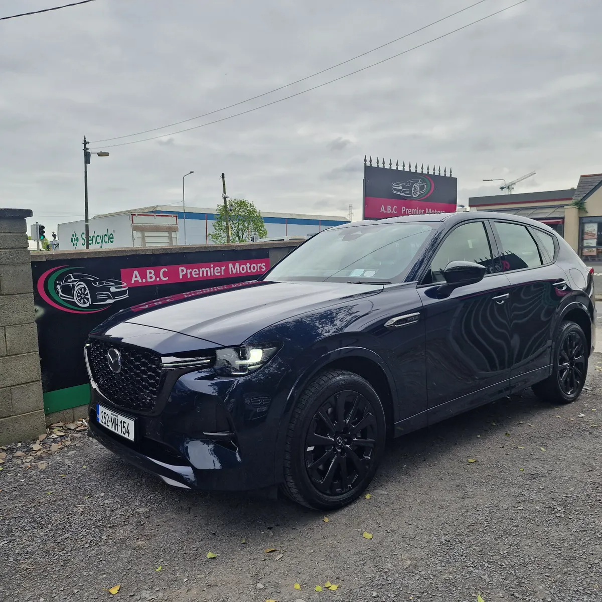 Mazda CX-60 EXCLUSIVE-LINE Petrol Plug-in Hybrid - Image 4