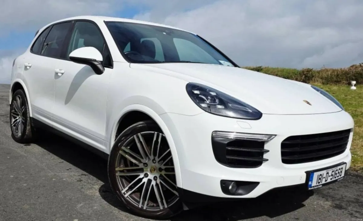 Porsche Cayenne 3.0 V6 2018 Platinum Edition - Image 2