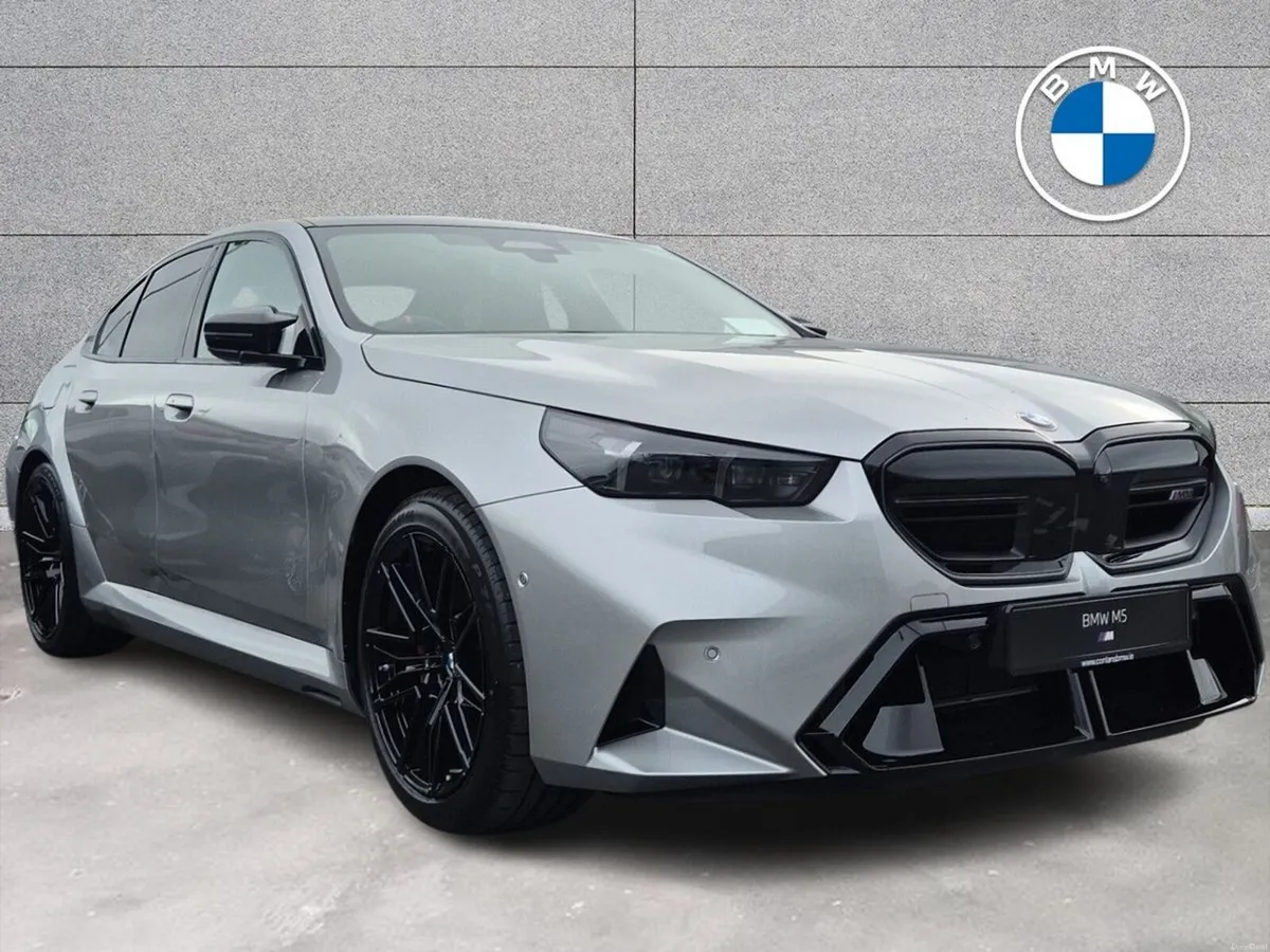 BMW M5 4.4 - Image 1