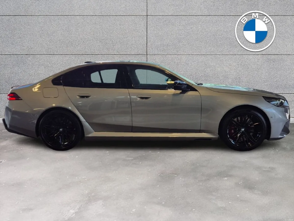 BMW M5 4.4 - Image 3