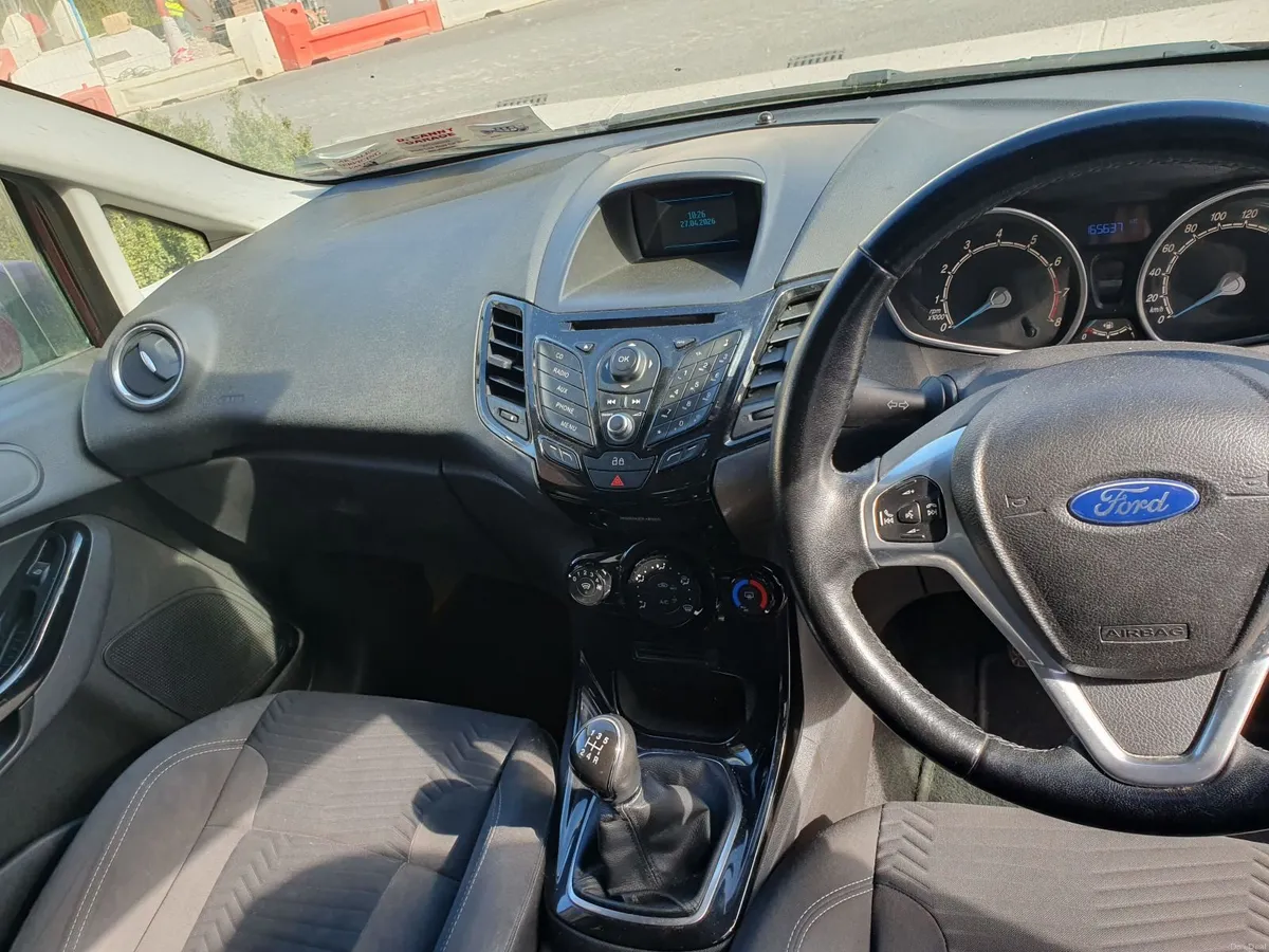 Ford Fiesta 2013 - Image 2