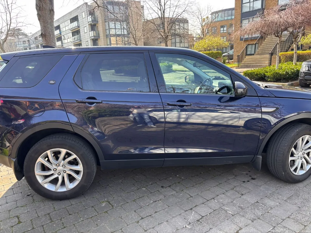 Land Rover Discovery Sport - Image 4