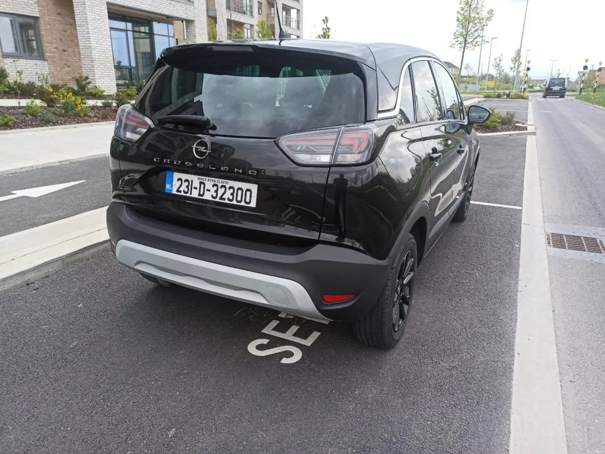 Opel Crossland 2023 SRI 1.2 110PS 6SPD - Image 4