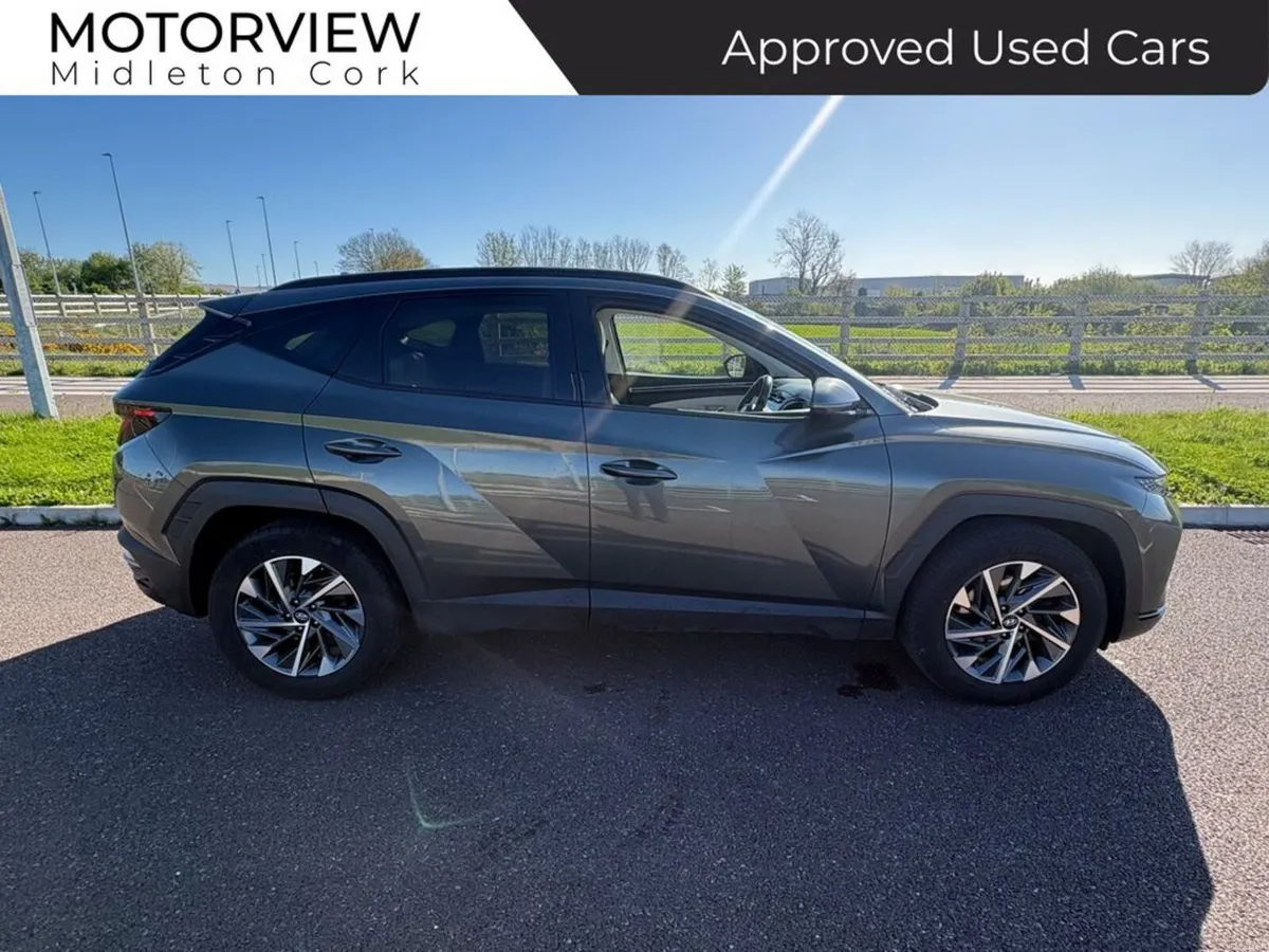 Hyundai Tucson ix35 Executive 2WD 5DR, Touch Scree - Image 2