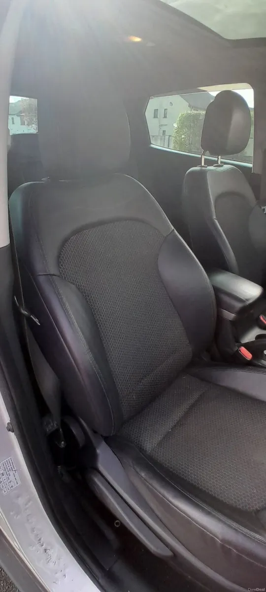 Hyundai ix35 Premium 2 WD 5 DR - 2011 - Image 2