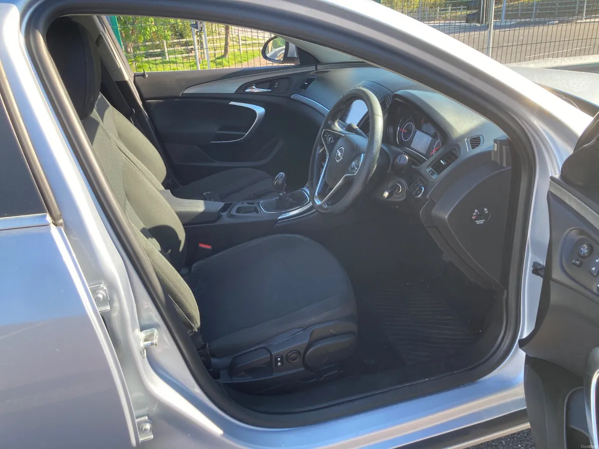 2017 Opel Insignia 1.6 Diesel Hatchback - Image 4