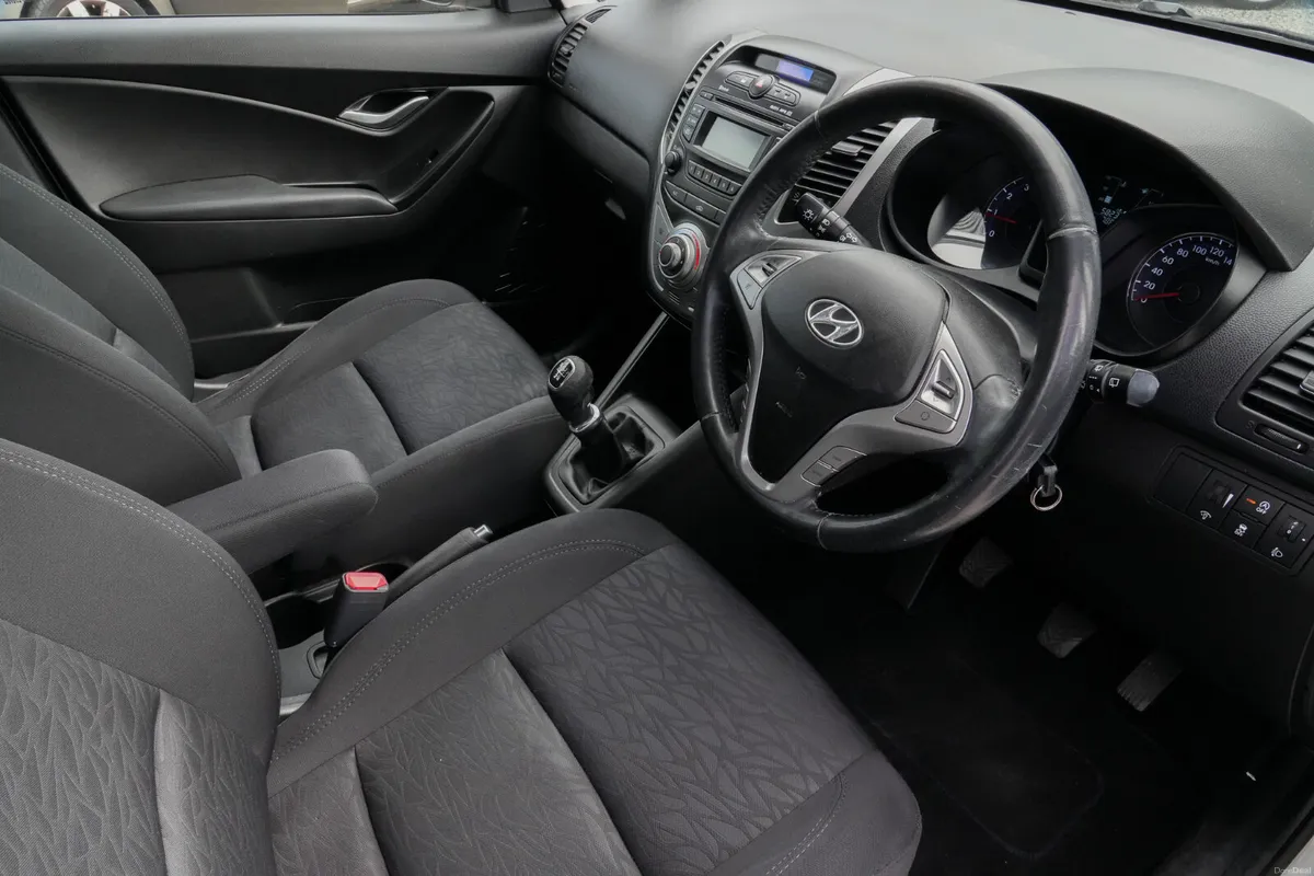 2013 Hyundai ix20 1.4 Petrol Manual *Low Miles* - Image 2