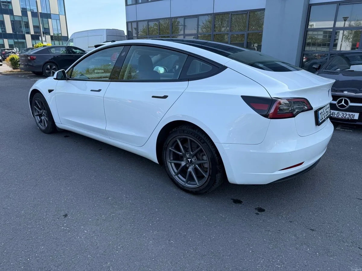 Tesla Model 3 LONG RANGE AWD - Image 3